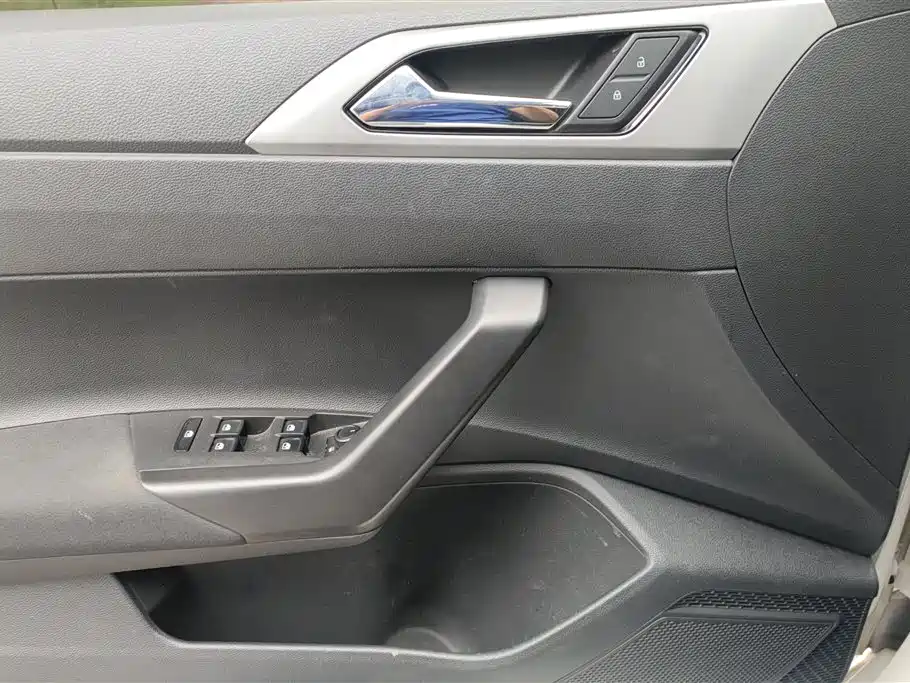 Volkswagen Polo 2021 Plus 1.5L Automatic Panorama Enjoyment Edition фото 7
