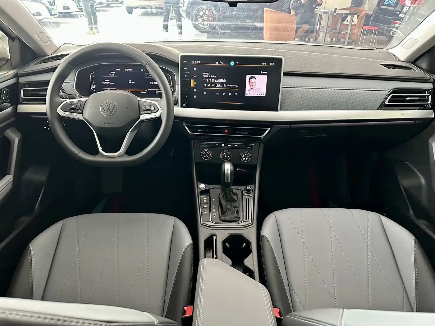 Volkswagen Lavida 2024 Model 1.5L Automatic Starlight 5 Million Edition фото 3