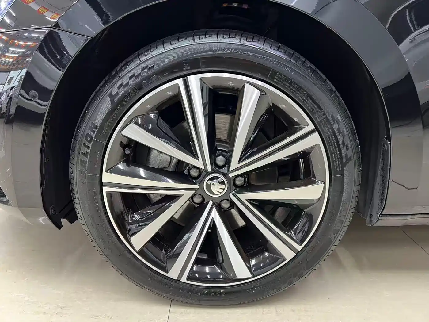 Škoda Superb 2024 TSI280 DSG Premium Edition фото 21
