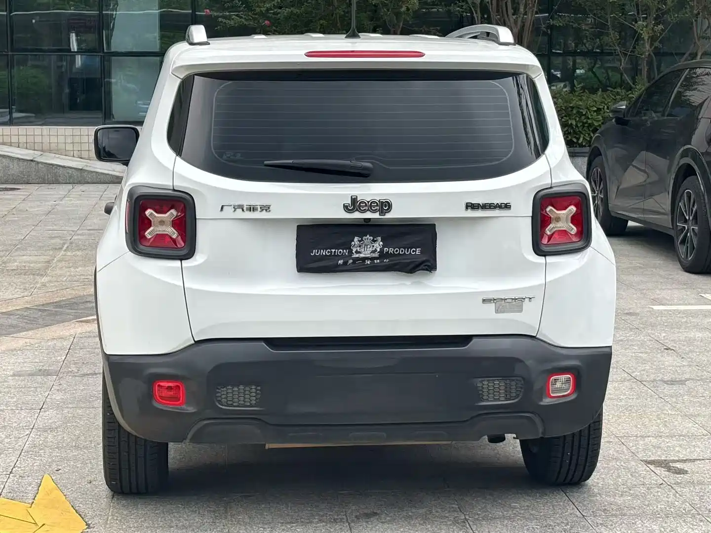Photo 5 - Jeep Renegade