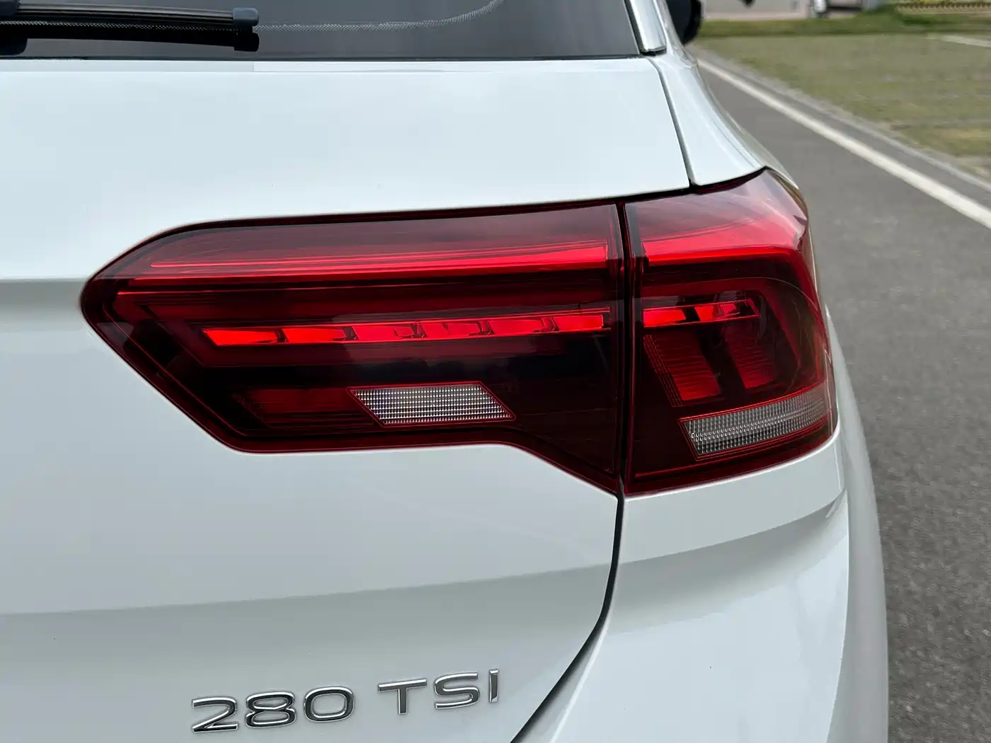 Volkswagen T-ROC 2022 280TSI DSG 2WD Comfort PLUS фото 25