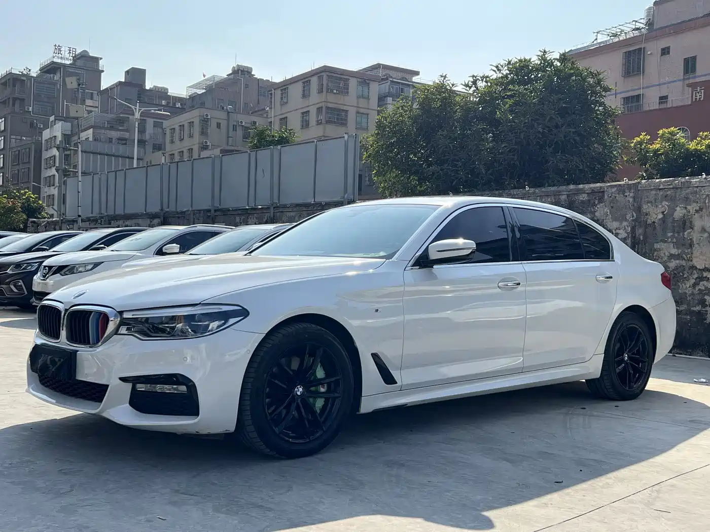 BMW 5 Series 2018 525Li M Sport Package фото 10