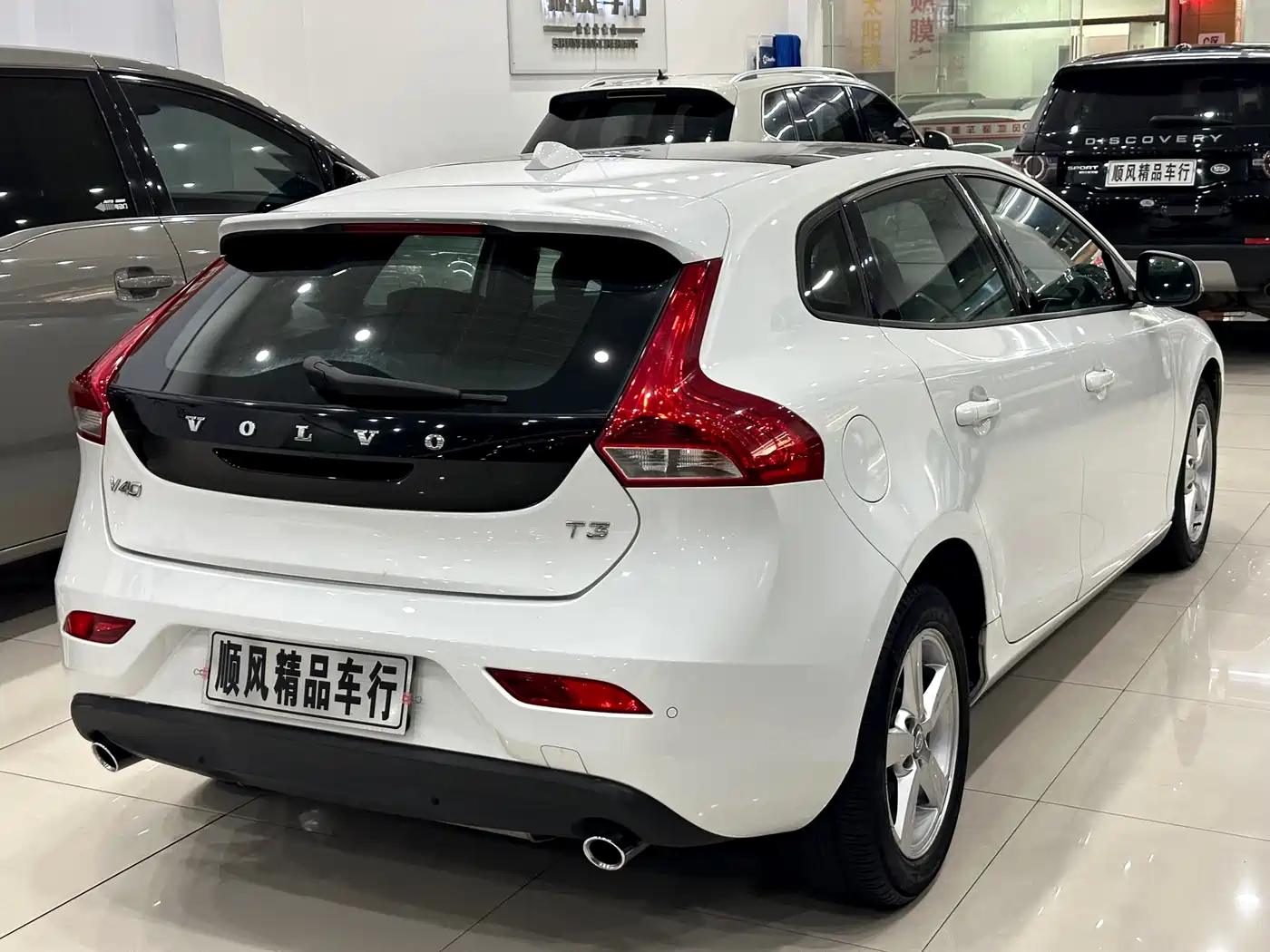 Фото 30 - Volvo V40
