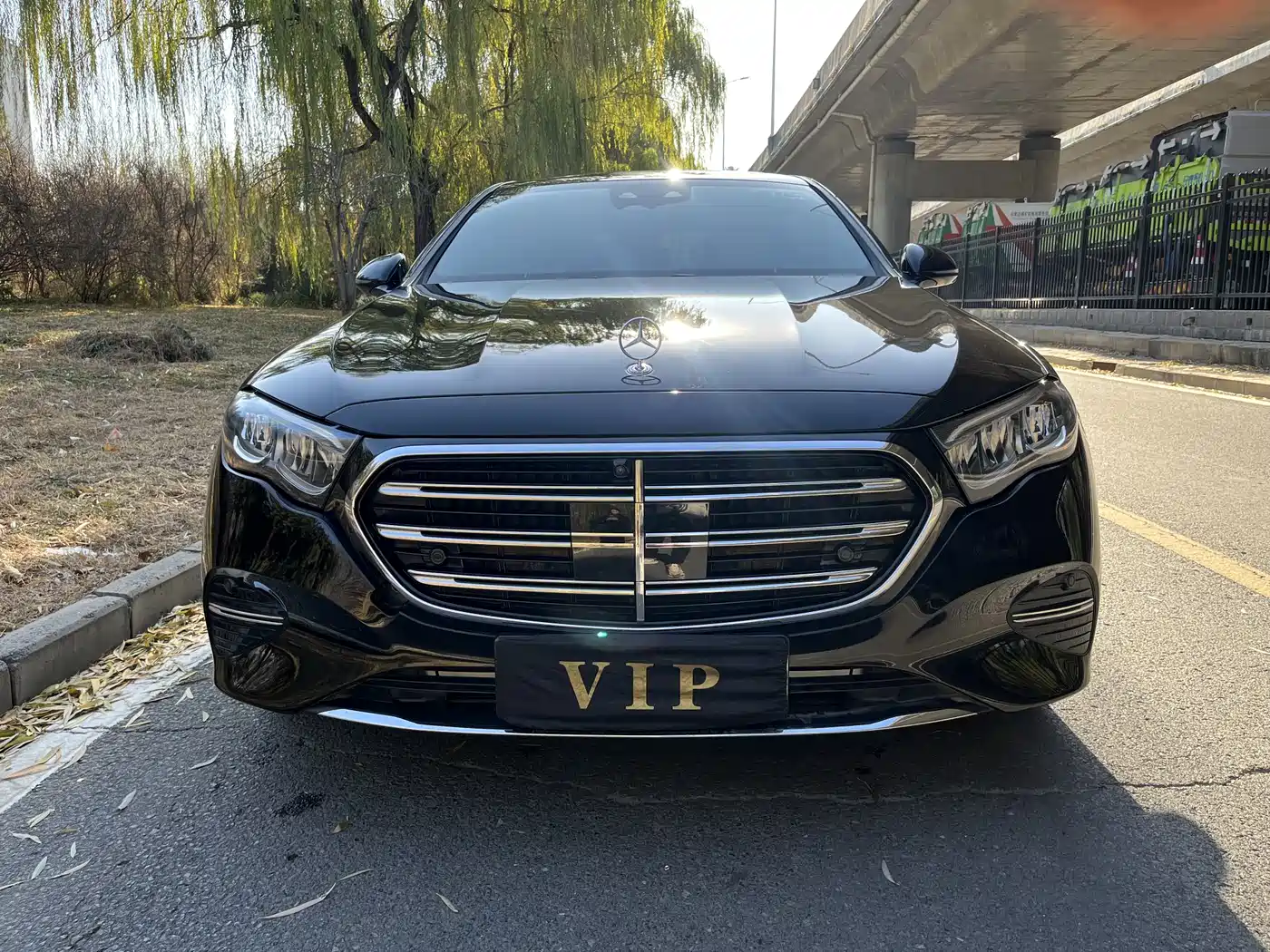 Mercedes-Benz E-Class New Energy 2024 E 350 e L Plug-in Hybrid Sedan фото 2