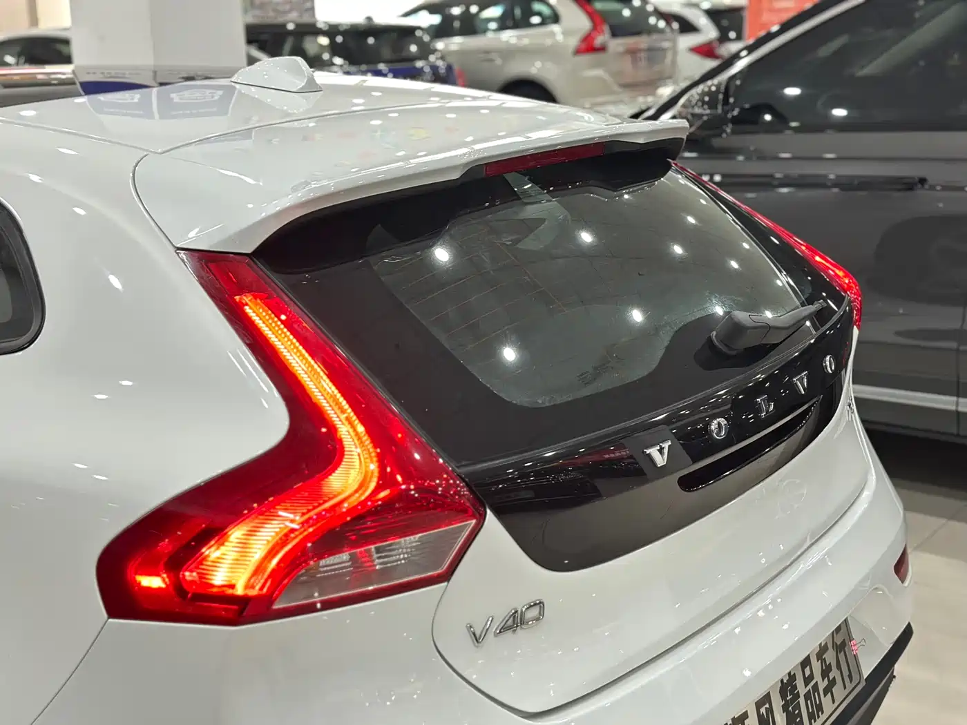 Фото 19 - Volvo V40