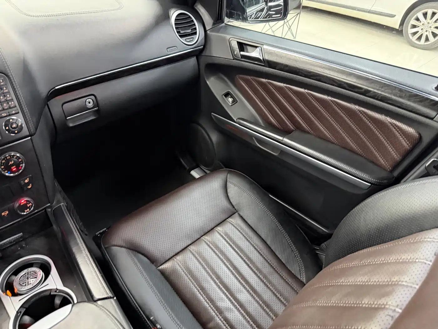 Mercedes-Benz GL-Class 2011 GL 450 Prestige Grand Edition фото 17