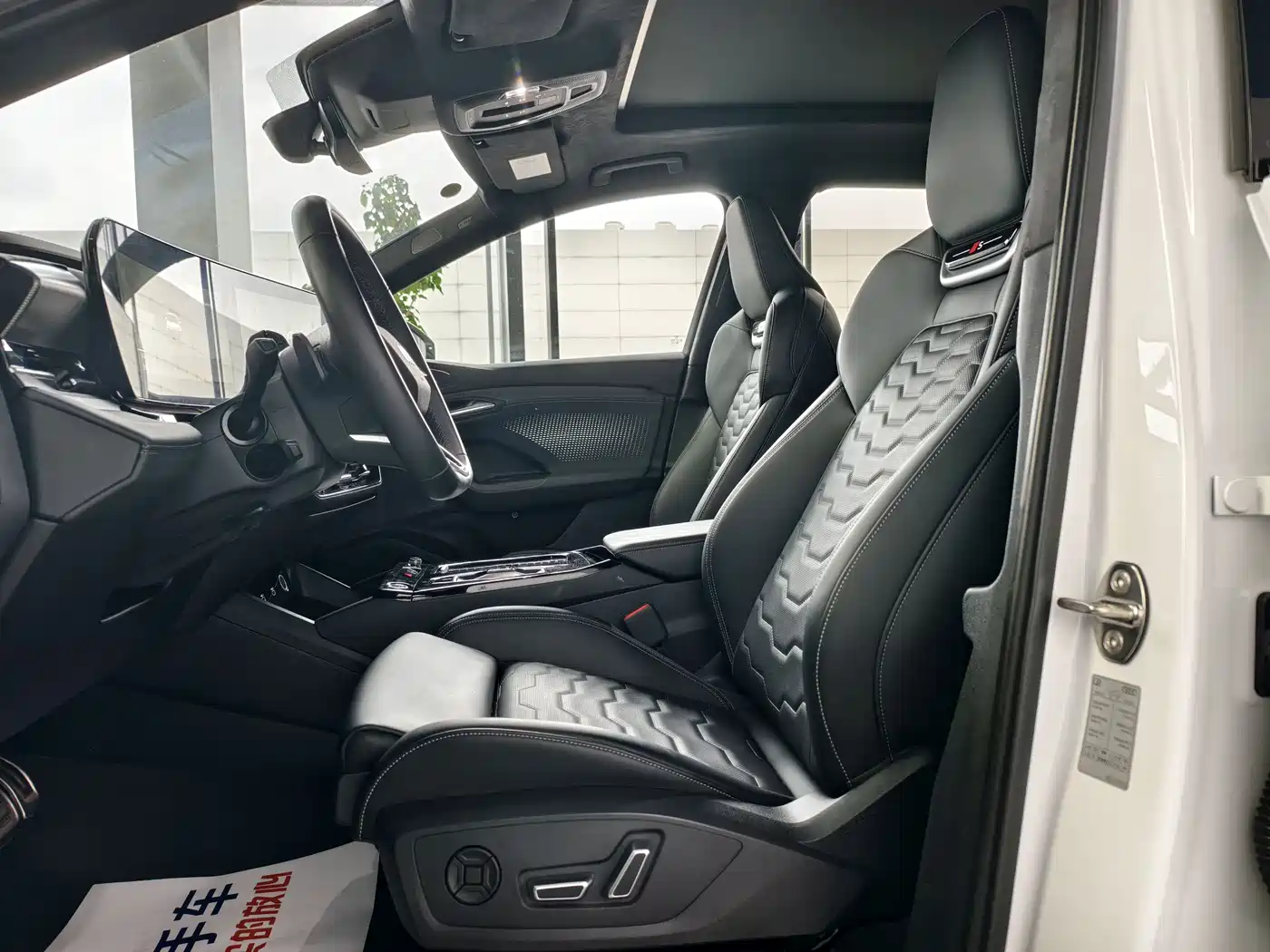 Audi Q6L e-tron 2025 Model Pioneer Edition фото 6