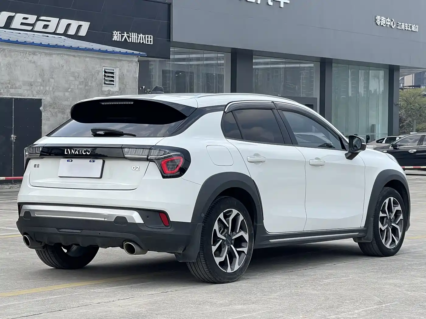 Lynk & Co 02 2019 1.5T DCT FWD Jin Pro Version China VI фото 4