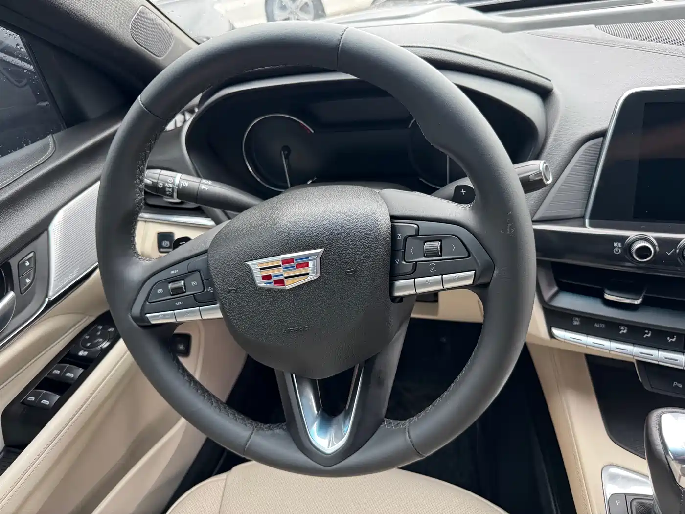 CADILLAC CT4