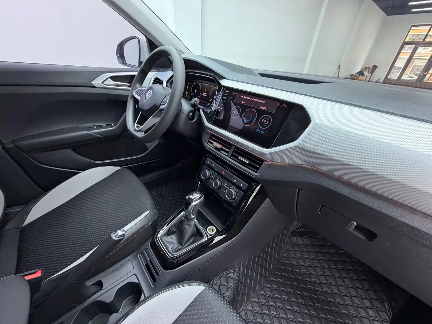 Volkswagen Tanying 2021 1.5L Automatic Smart Connect Edition фото 13