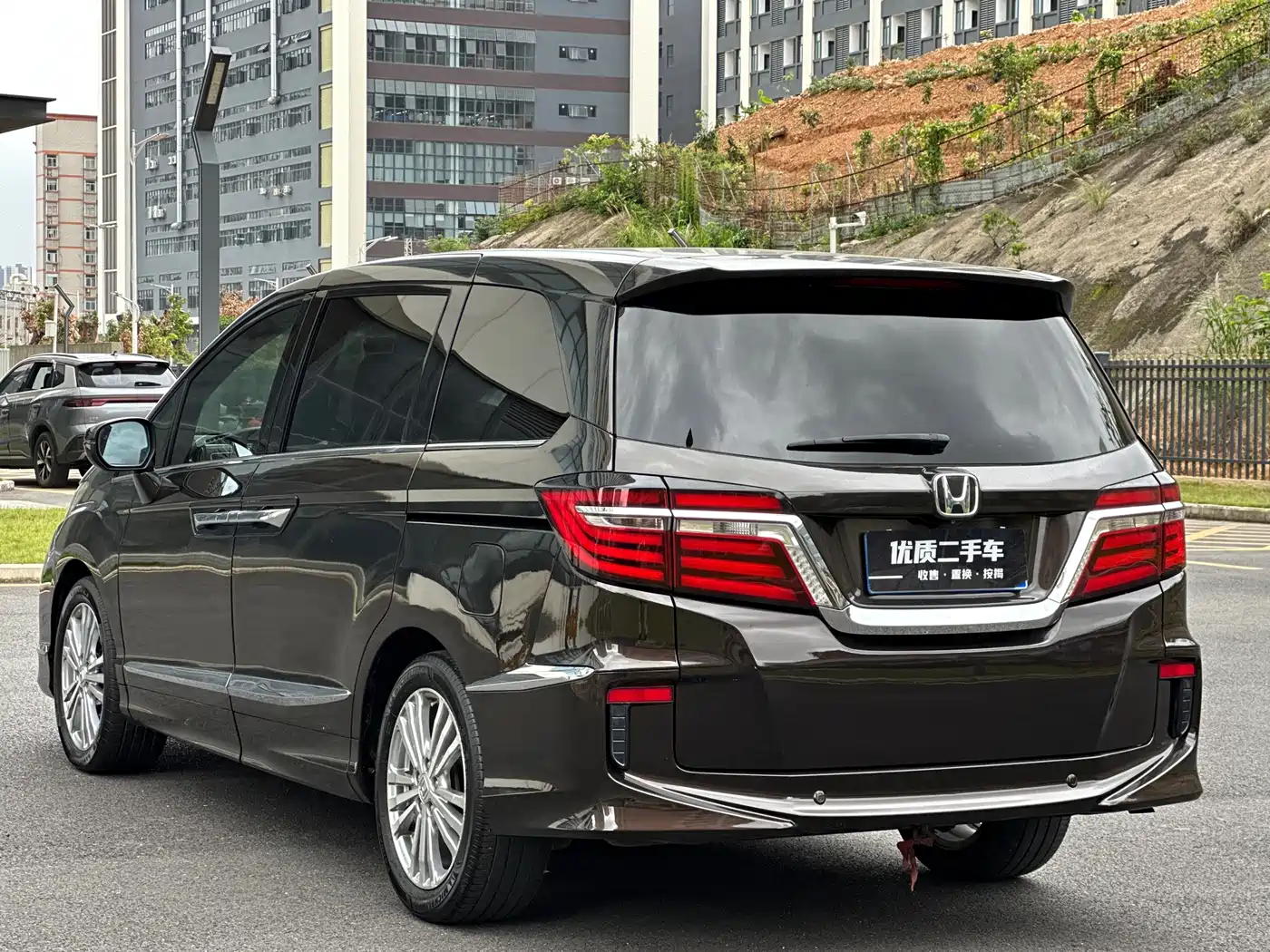 Honda Elysion 2016 2.4L Ultimate Edition фото 9