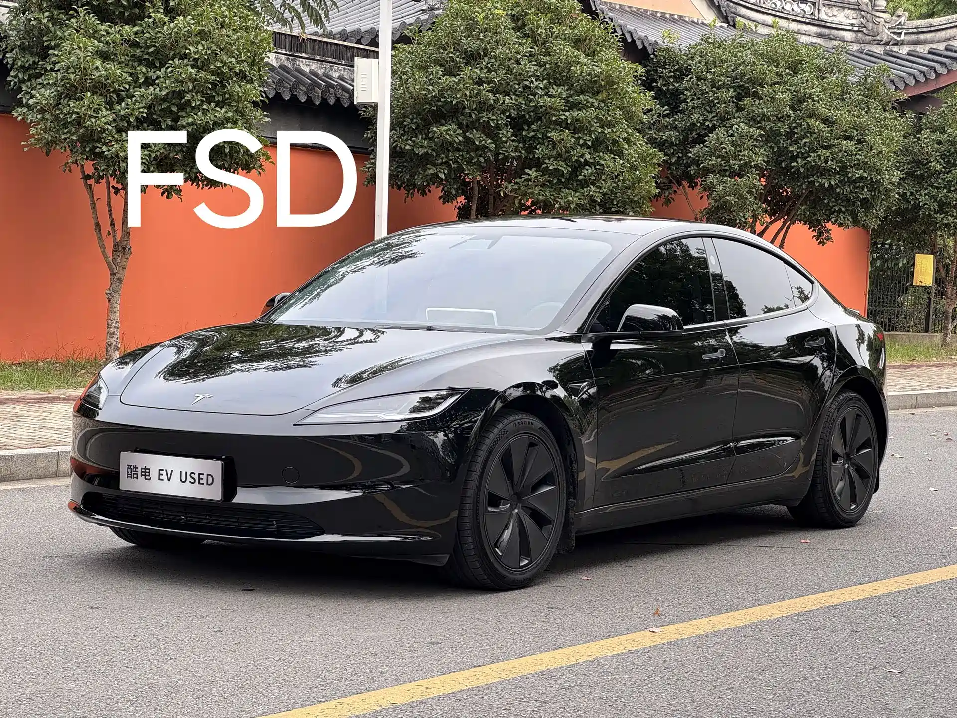 Фото 1 - Tesla Model 3