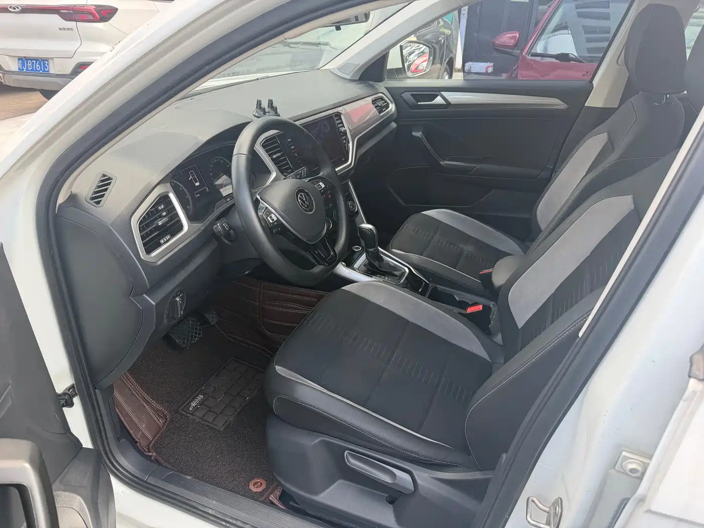 Volkswagen T-ROC 2022 280TSI DSG 2WD Elite PLUS фото 6