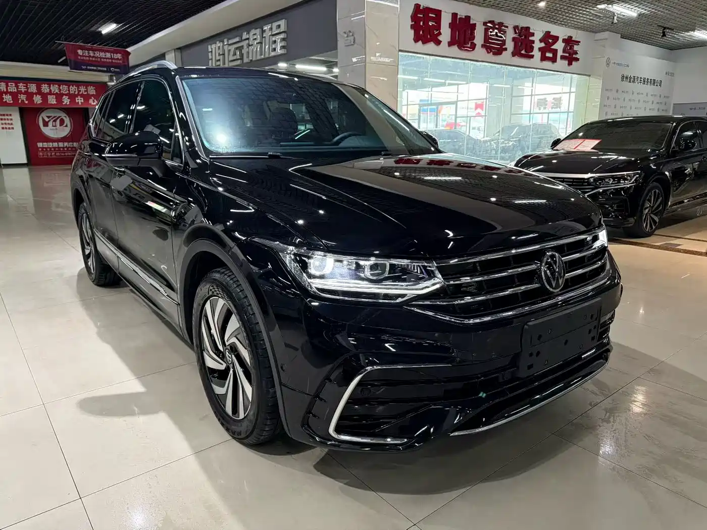 Volkswagen Tiguan L 2024 Outstanding 330TSI Auto 2WD R-Line Dragon Glory Edition фото 3