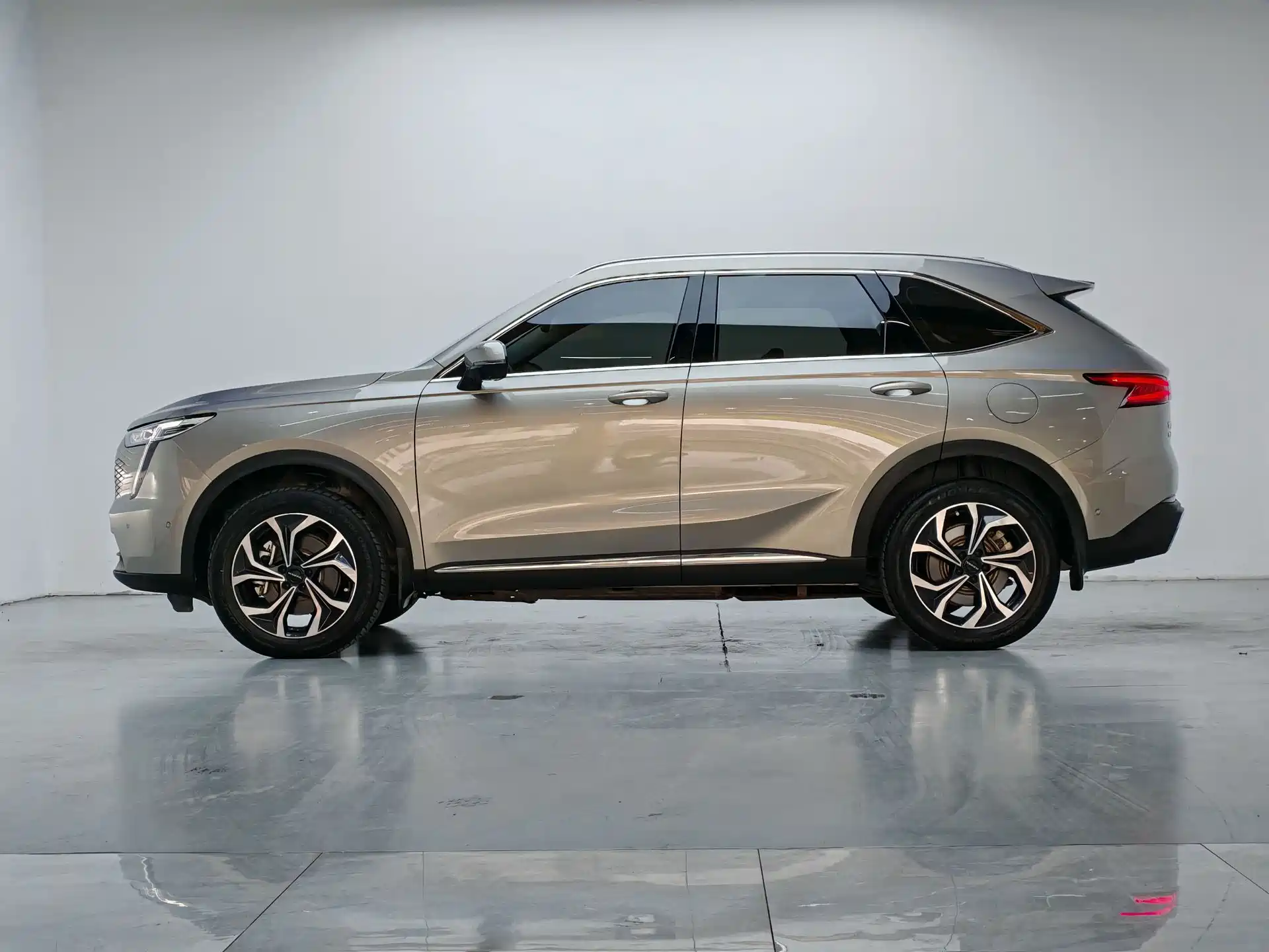 Фото 10 - Haval Xiaolong MAX
