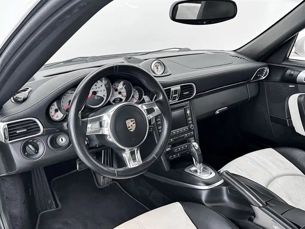 Porsche 911 2010 Turbo S 3.8T фото 10