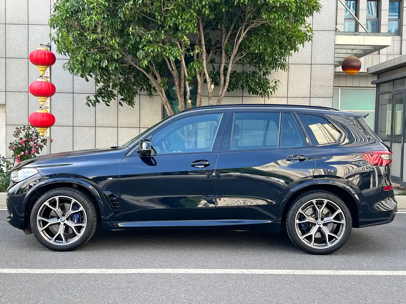 BMW X5 (Import) 2021 xDrive40i Exclusive M Sport Package фото 13