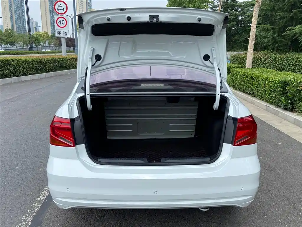 Volkswagen Jetta 2019 2019 Dream Edition 1.4L Manual Fashion