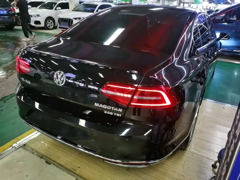 Volkswagen Magotan 2017 330TSI DSG Luxury фото 7