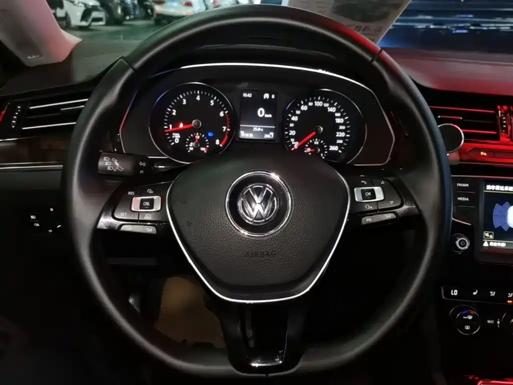 Volkswagen Magotan 2017 330TSI DSG Luxury фото 11