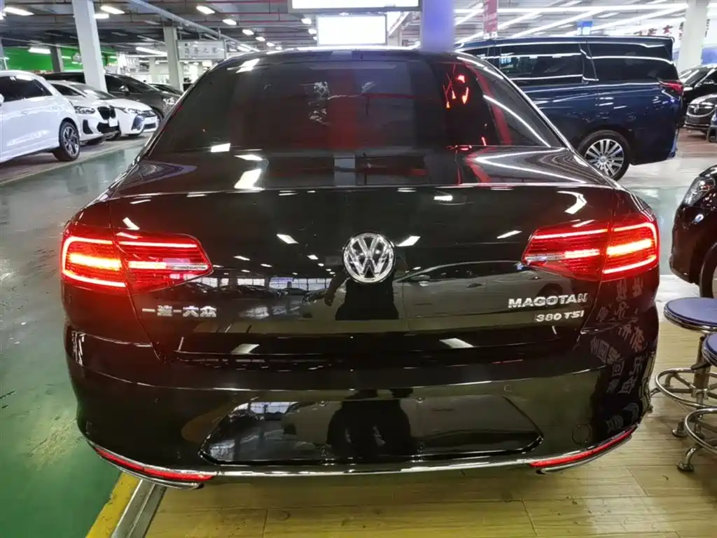 Volkswagen Magotan 2017 330TSI DSG Luxury фото 6