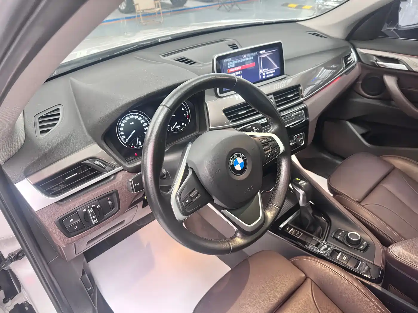 BMW X1 2019 sDrive18Li Premium Model фото 7