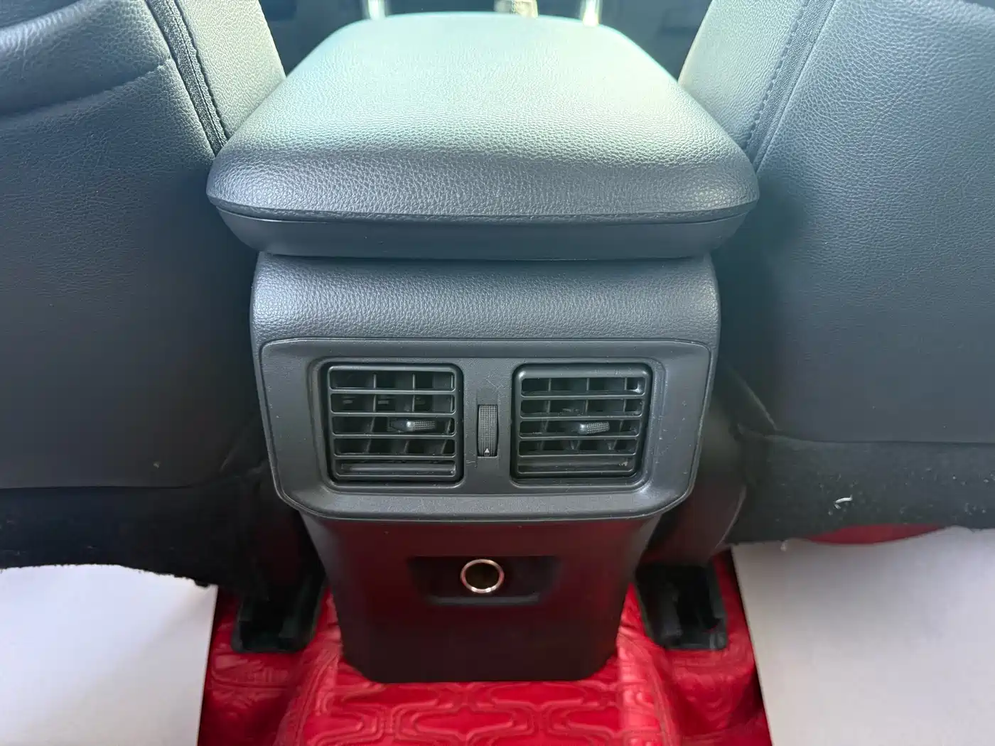 Toyota Wildlander 2022 2.0L CVT FWD Leading Edition фото 7