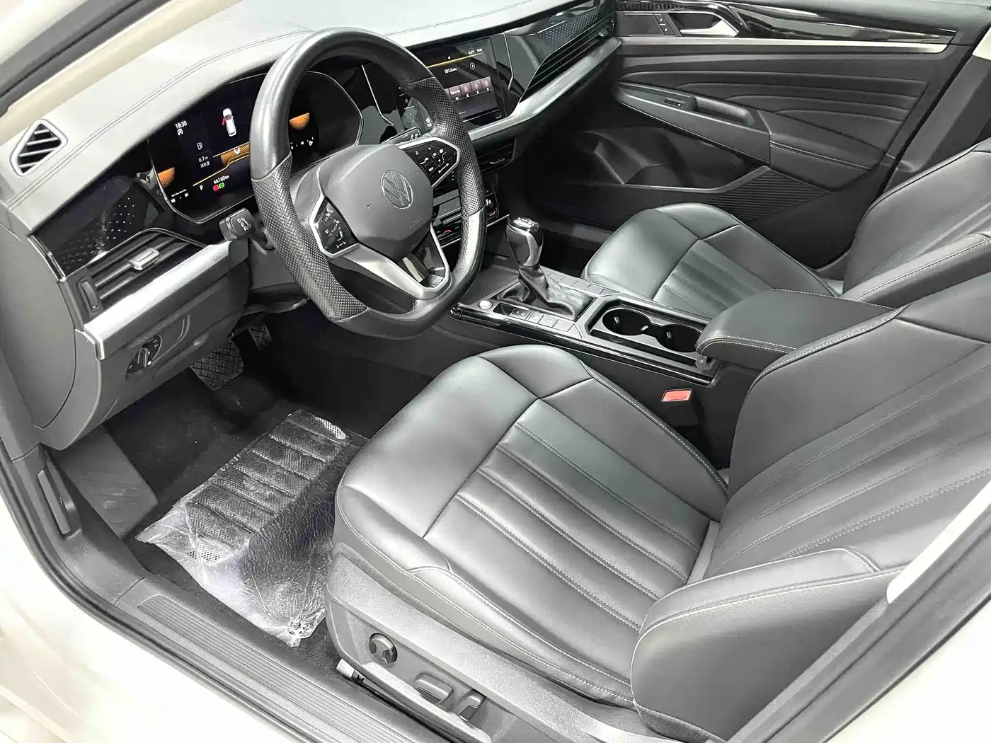 Volkswagen Passat 2023 Facelift 280TSI Business Edition фото 7