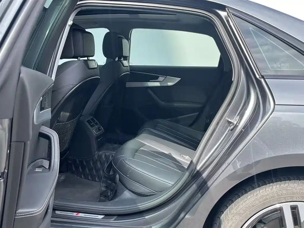 Audi A4L 2022 40 TFSI Luxury Dynamic фото 15