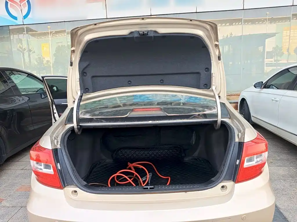 Фото 19 - Geely Vision