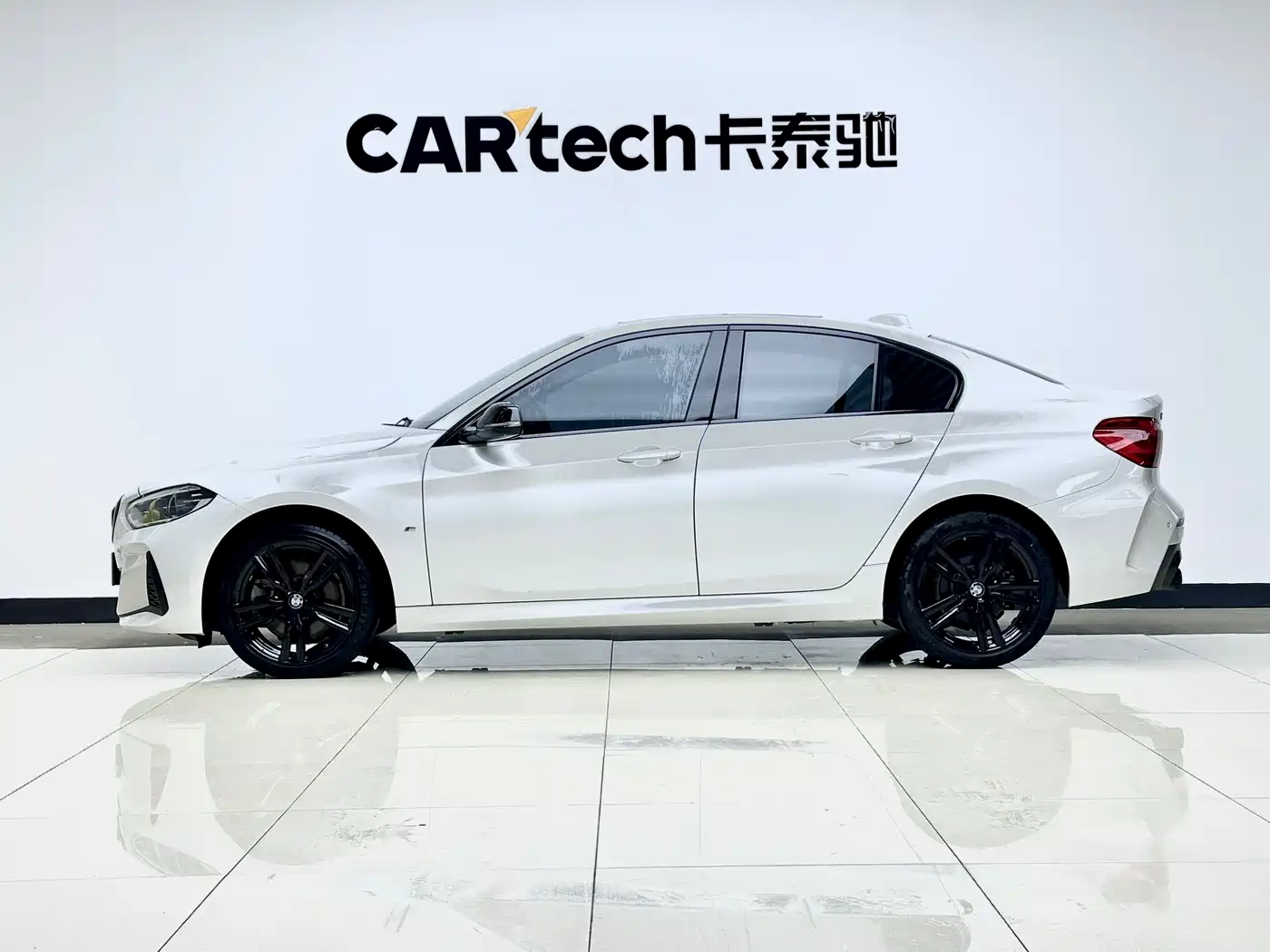 BMW 1 Series 2022 125i M Sport Shadow Edition фото 5