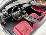 Фото 13 - Lexus IS