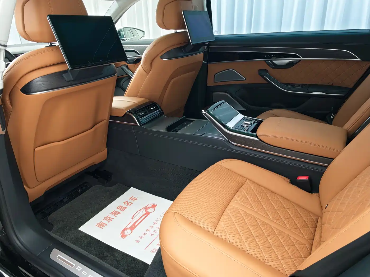 Audi A8 2022 A8L Horch Founder's Edition Legendary фото 6