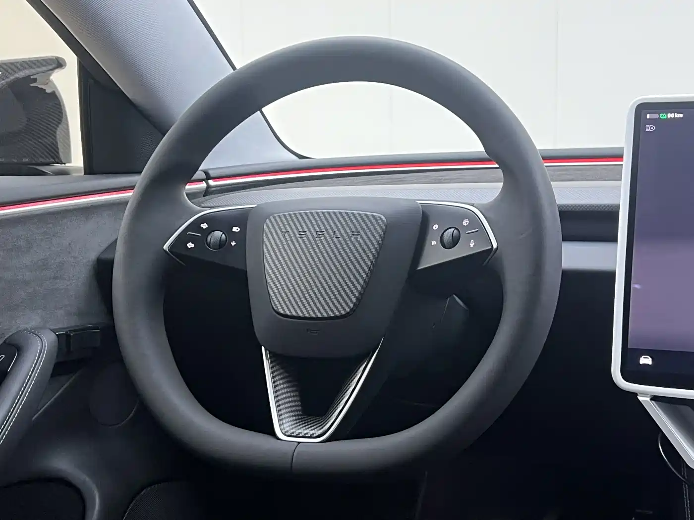 Фото 9 - Tesla Model 3