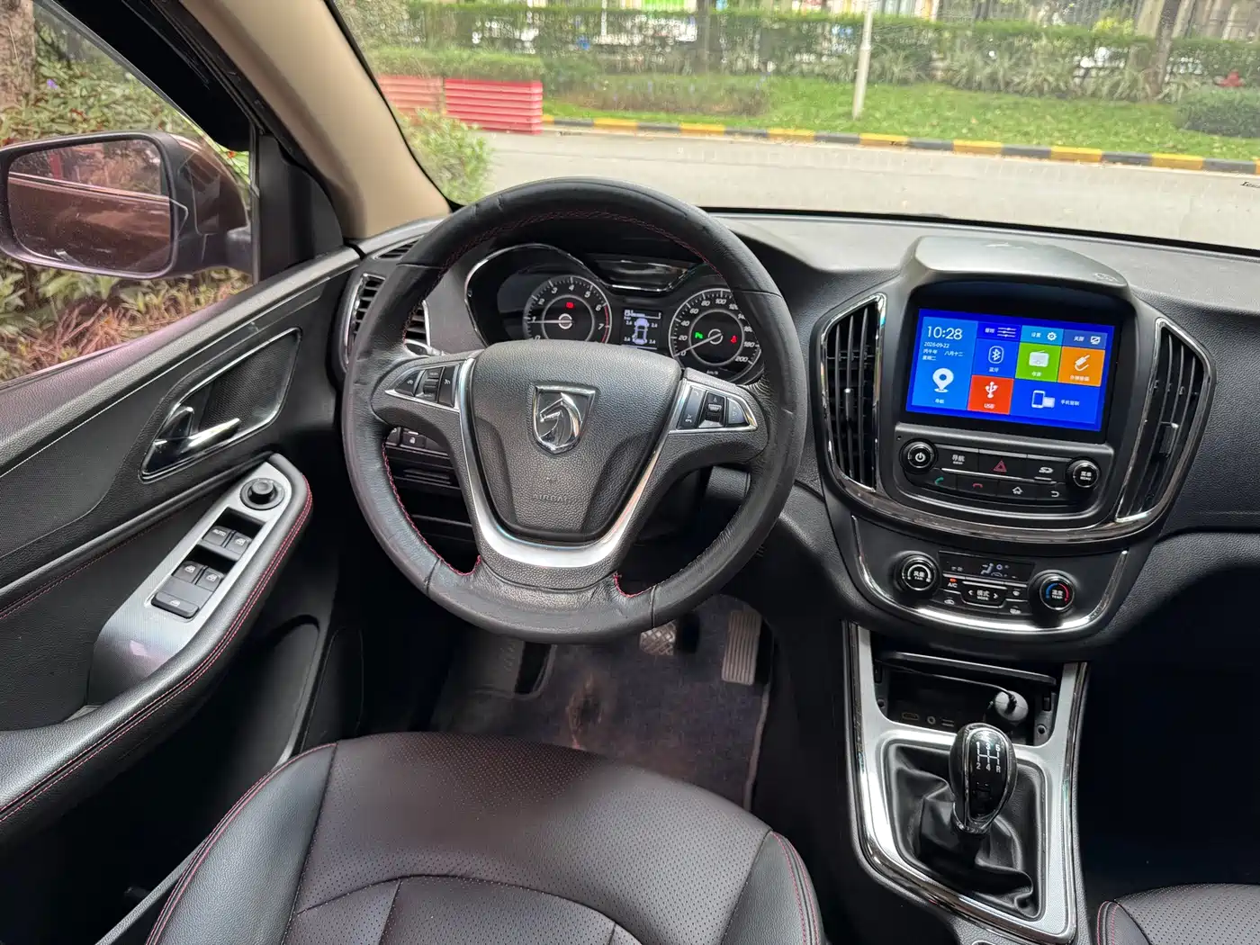 Baojun 560 2015 2015 1.8L Manual Luxury