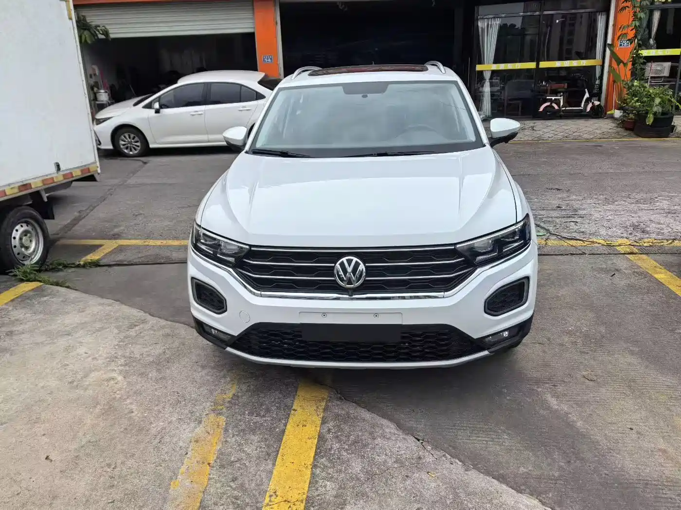 VOLKSWAGEN T-ROC EXPLORING SONGS