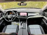 Photo 8 - Volkswagen Teramont