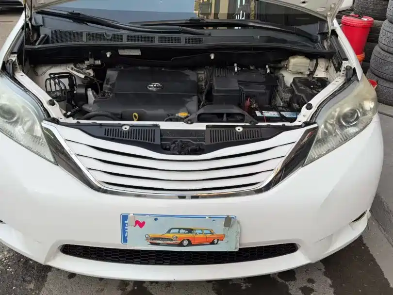 Toyota Sienna 2015 3.5L 2WD LE фото 10