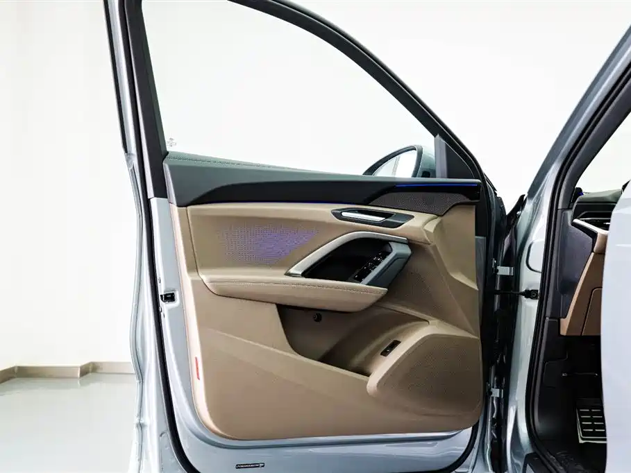 Audi Q5L, миниатюра 10