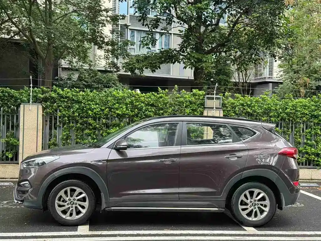 Hyundai Tucson 2015 1.6T Dual Clutch 2WD Smart фото 2