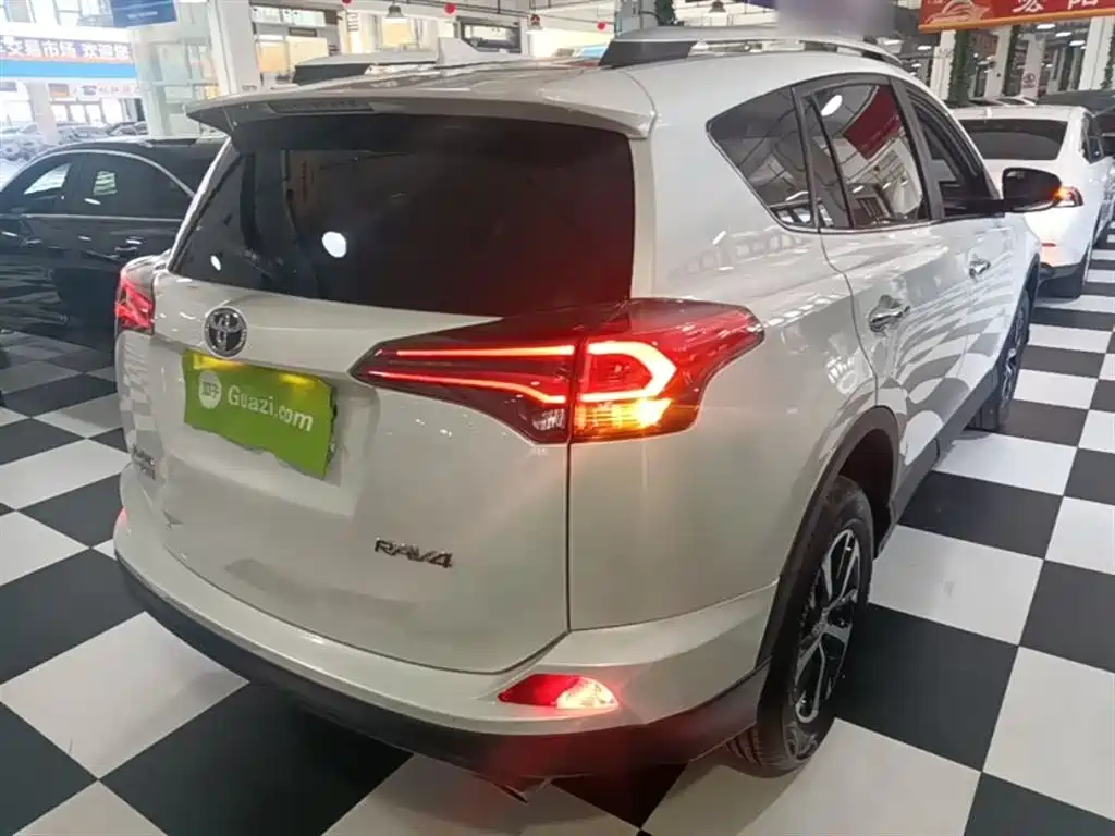 Toyota RAV4 Rongfang 2019 2.0L CVT 2WD Trend Edition China VI фото 7
