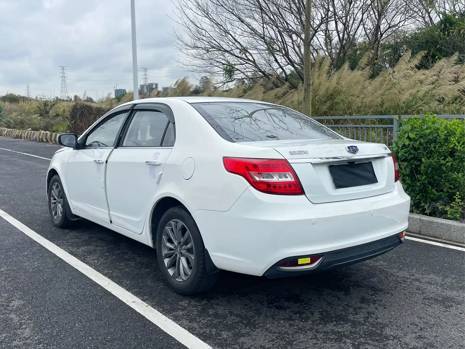 Фото 7 - Geely Vision