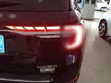 Фото 8 - Ford Explorer