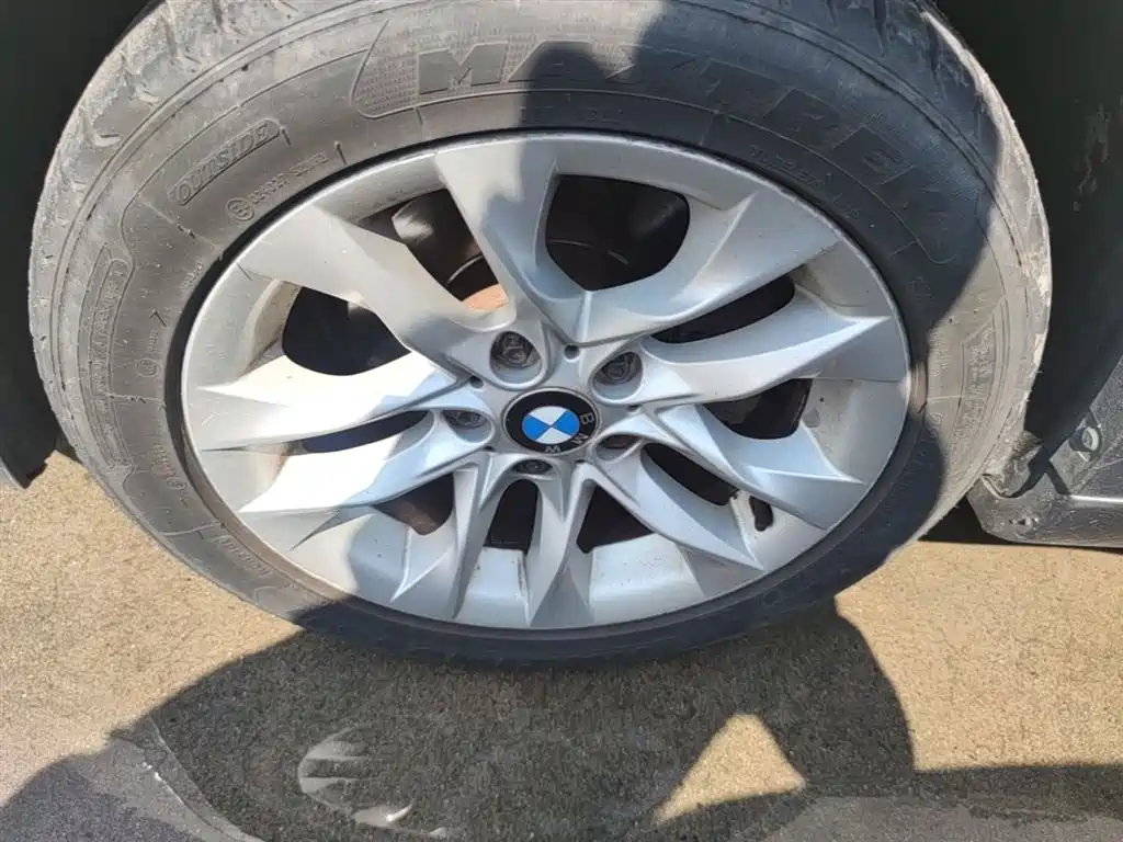 BMW X1 2014 sDrive18i Leading Edition фото 23