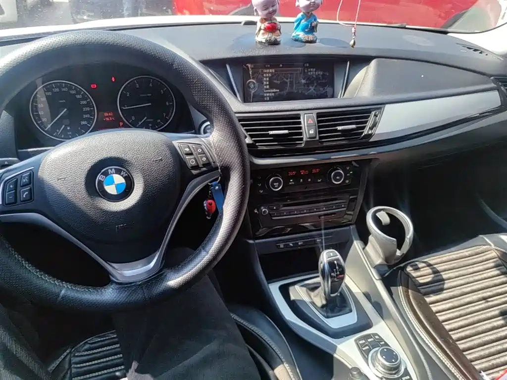 BMW X1 2014 sDrive18i Leading Edition фото 13
