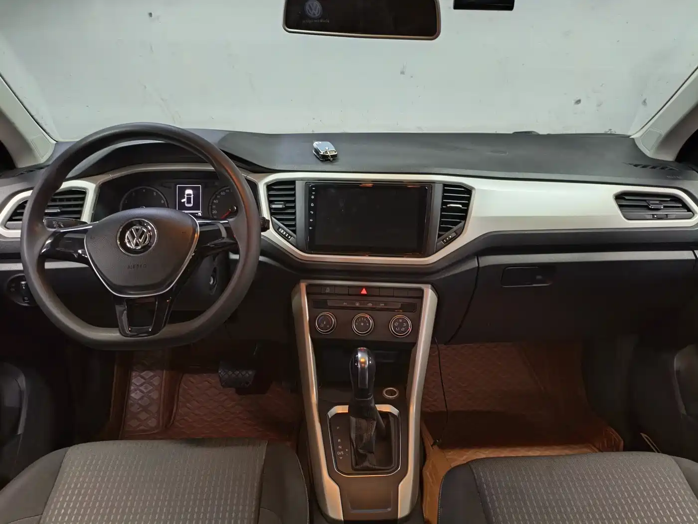 Volkswagen T-ROC 2018 230TSI DSG 2WD Fashion China V фото 11