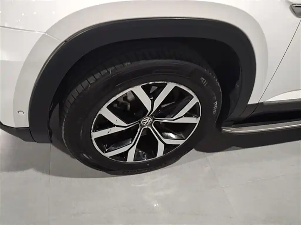 Volkswagen Teramont 2020 380TSI 4WD Luxury Edition China VI фото 23