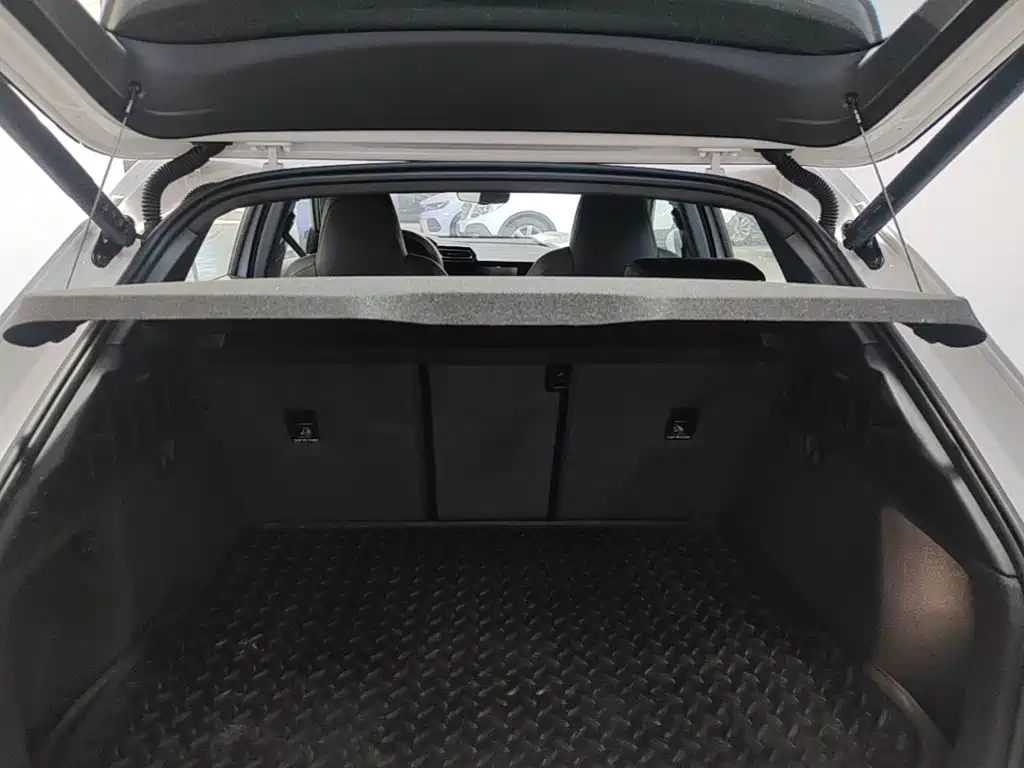 Audi A3 2026 2025 Facelift Sportback 35TFSI Flying Spur Premium