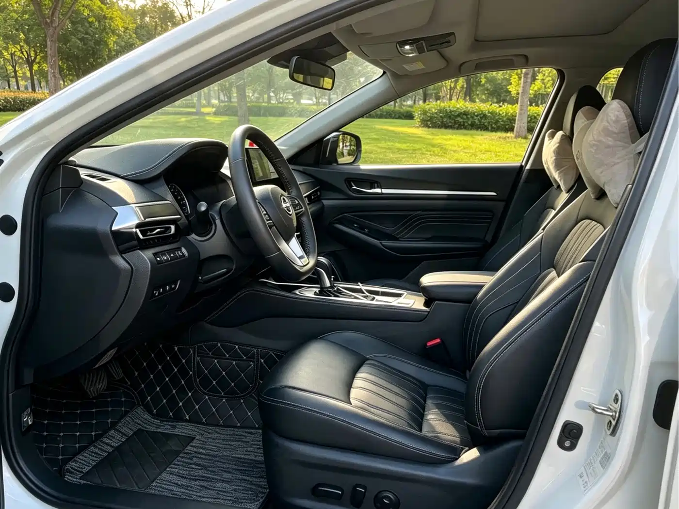 Nissan Teana 2025 2022 2.0L XL-Upr Premium Edition