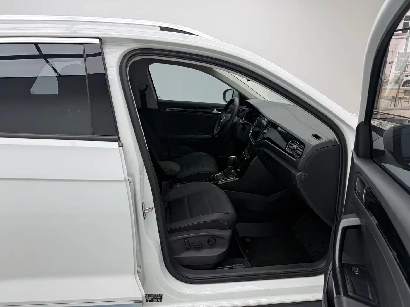 Volkswagen T-ROC 2022 280TSI DSG 2WD Comfort PLUS фото 11